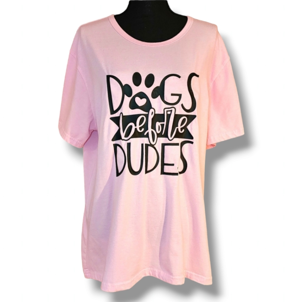 Plus Size Short Sleeve Graphic Tee in Pink